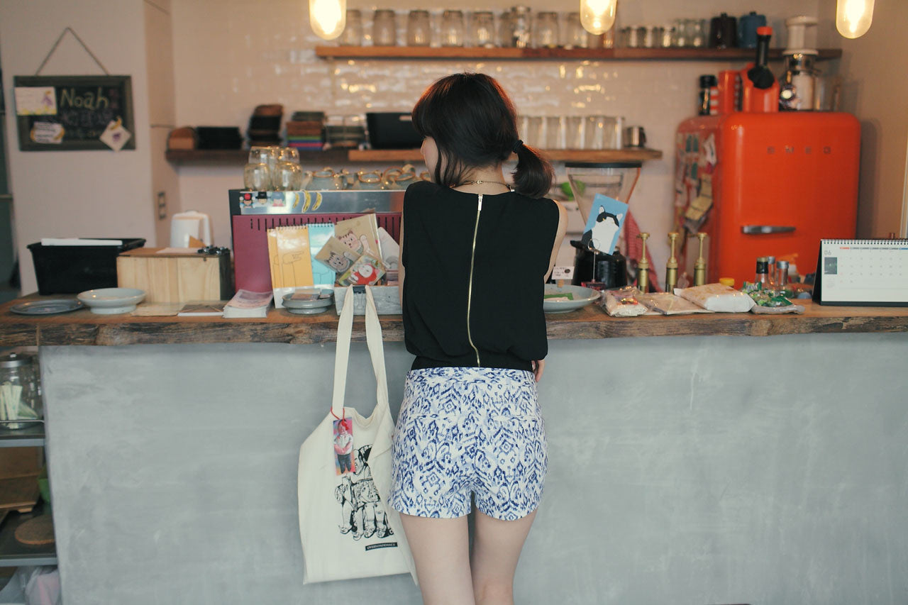 下擺打褶縮腰短背心