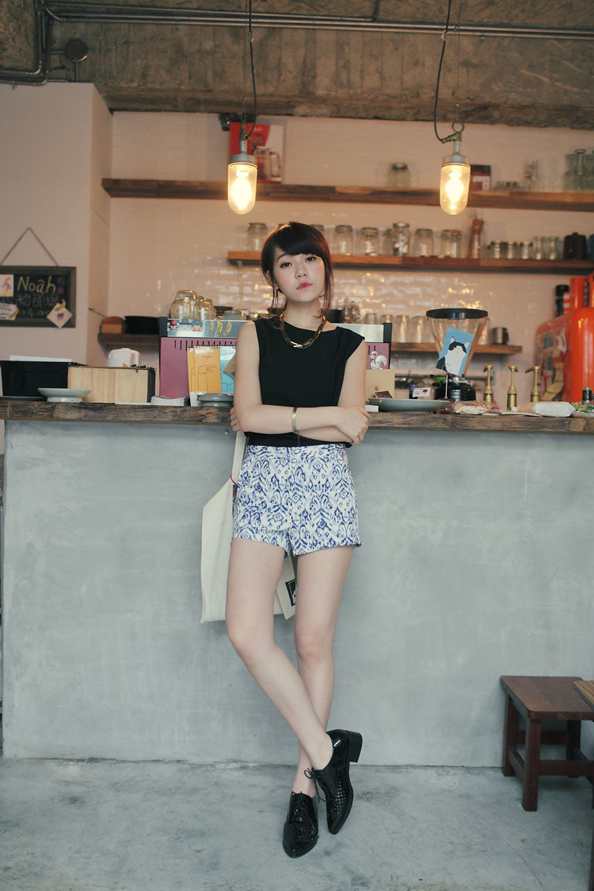 下擺打褶縮腰短背心