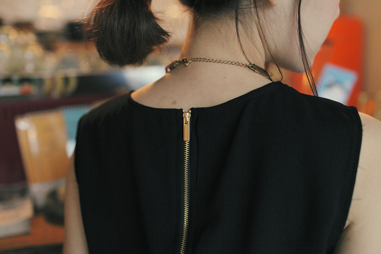 下擺打褶縮腰短背心