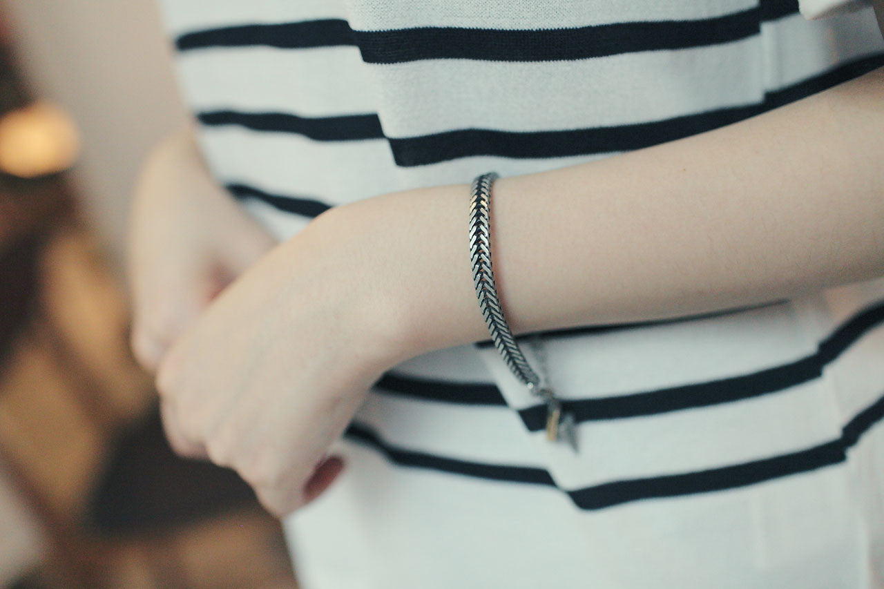 編織仿舊感金屬手鍊