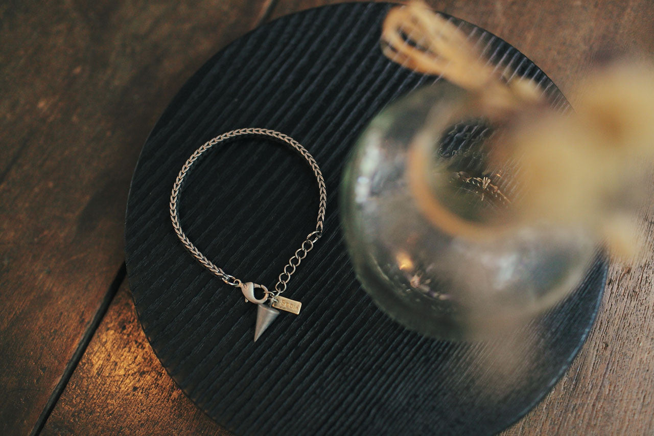 編織仿舊感金屬手鍊