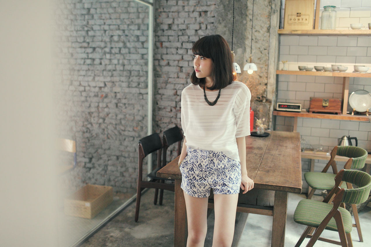 微透膚橫紋圓領上衣