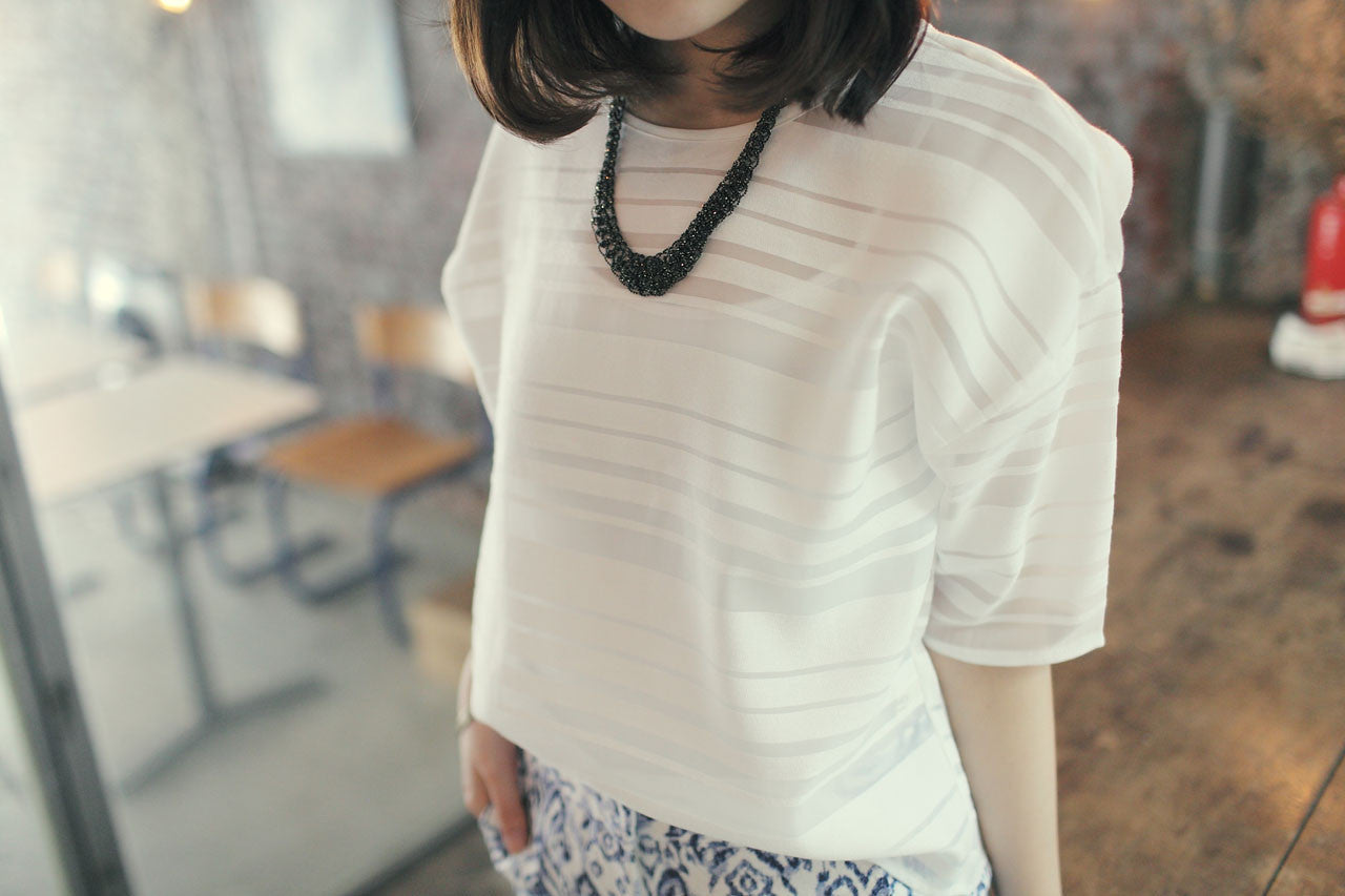 微透膚橫紋圓領上衣