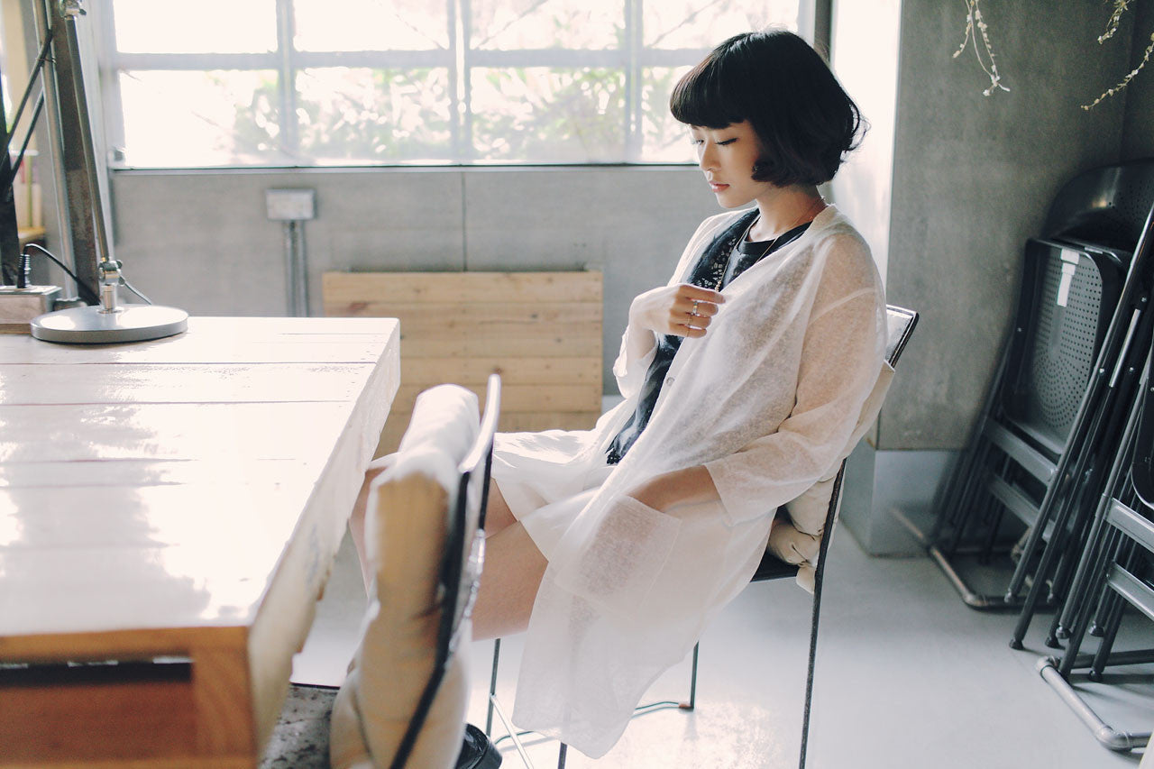 白色薄透寬鬆七分袖針織外套