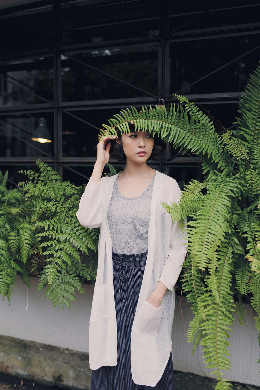 白色薄透寬鬆七分袖針織外套