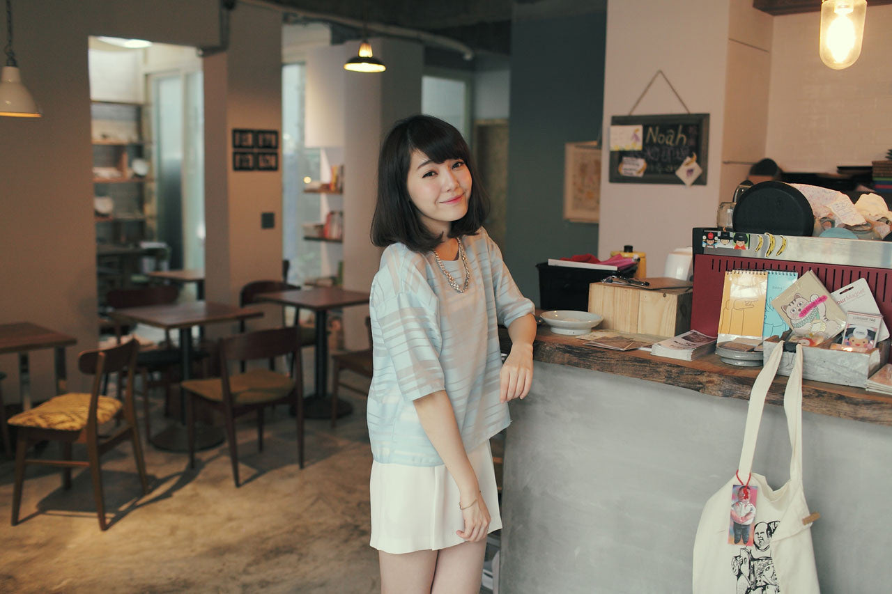 微透膚橫紋圓領上衣