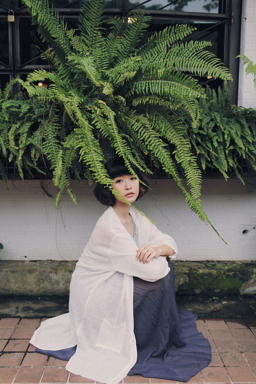 白色薄透寬鬆七分袖針織外套