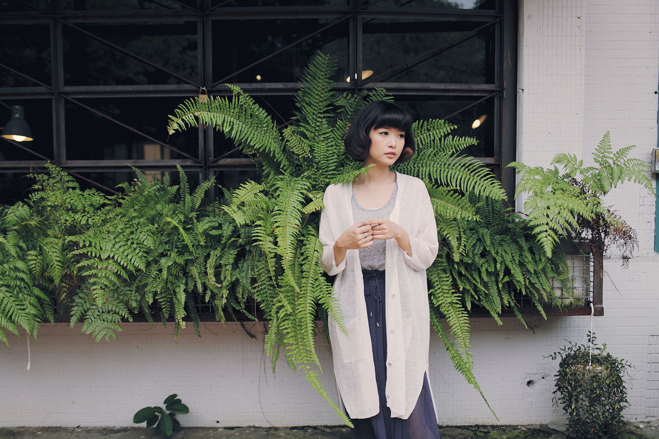 白色薄透寬鬆七分袖針織外套