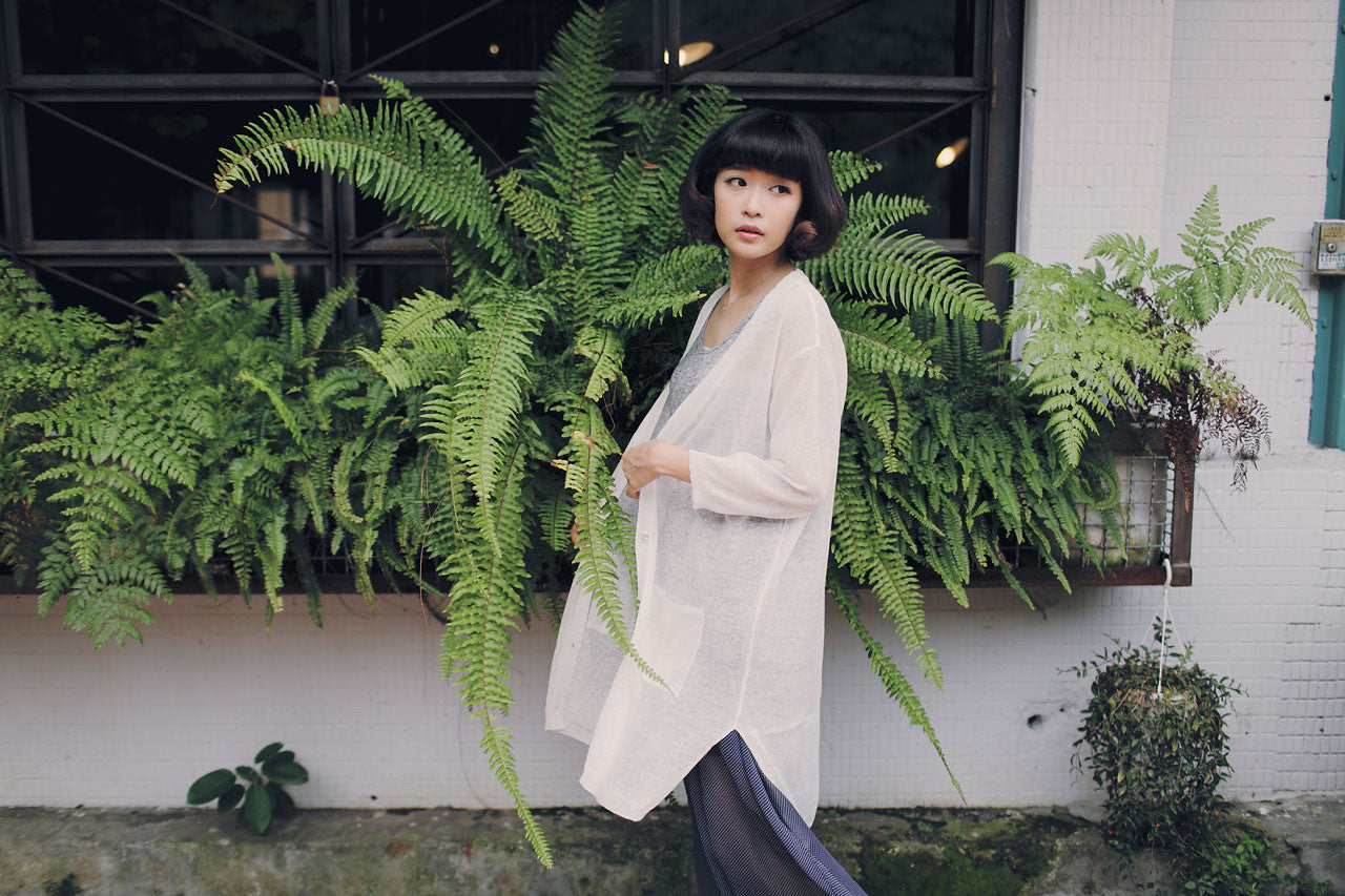 白色薄透寬鬆七分袖針織外套