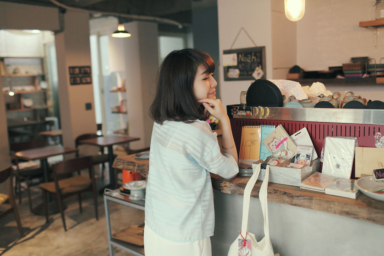 微透膚橫紋圓領上衣