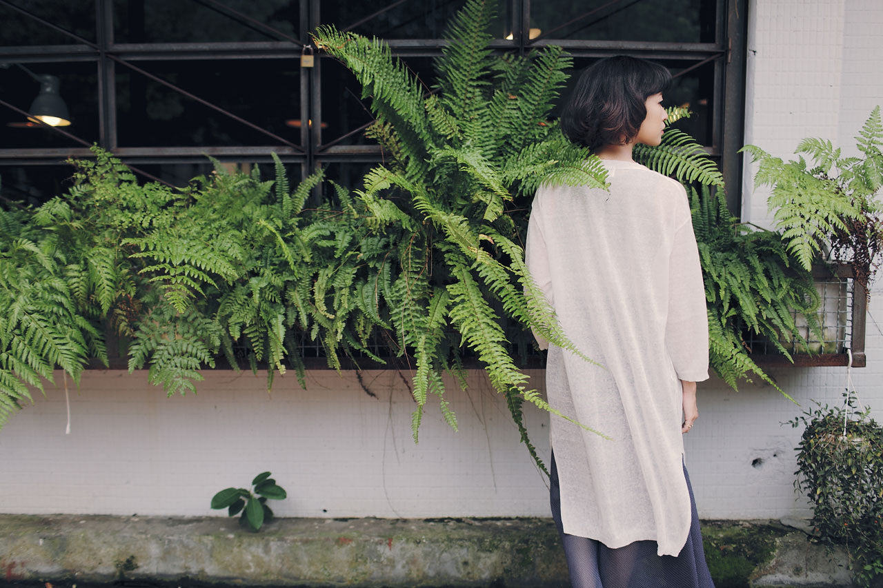 白色薄透寬鬆七分袖針織外套