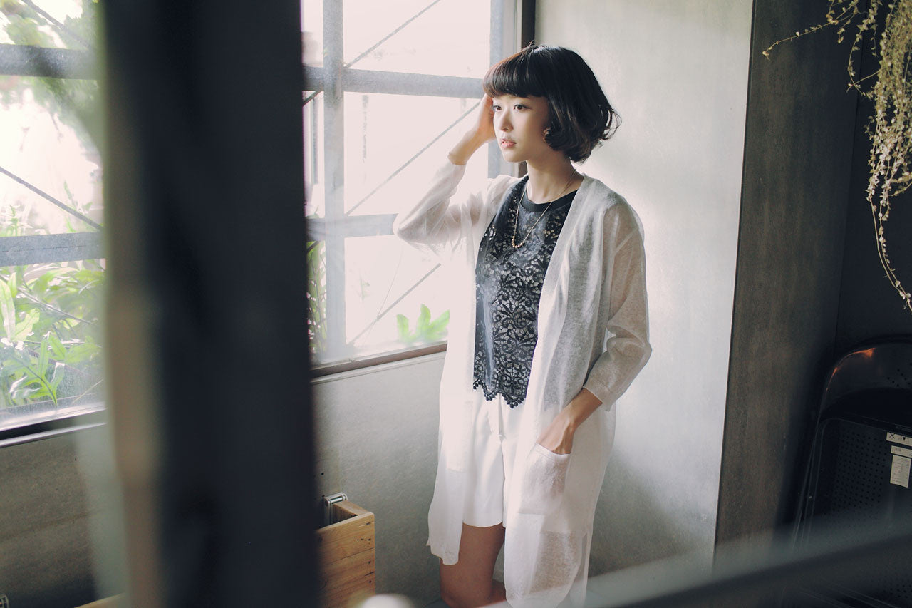 白色薄透寬鬆七分袖針織外套