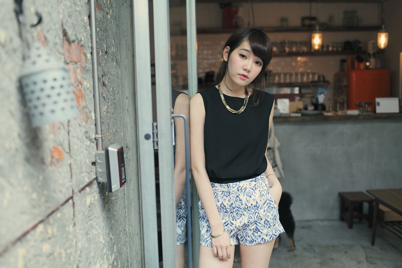 下擺打褶縮腰短背心