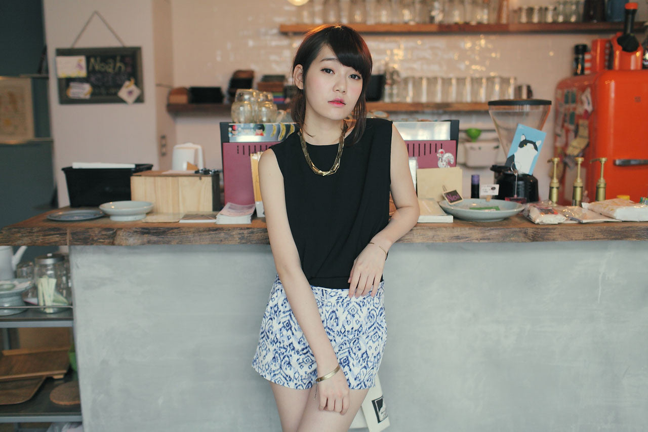 下擺打褶縮腰短背心