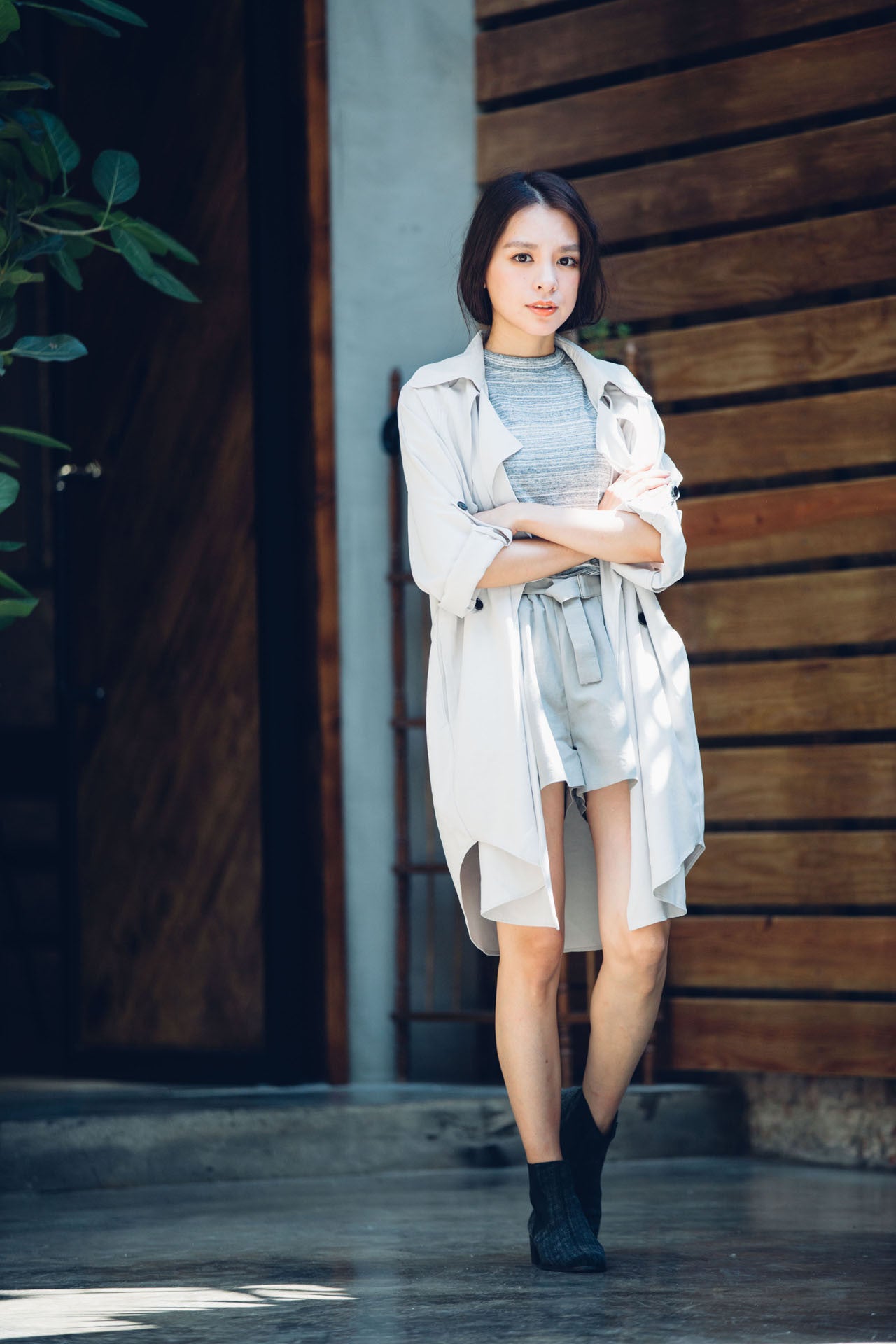 隨性翻領薄風衣(白)