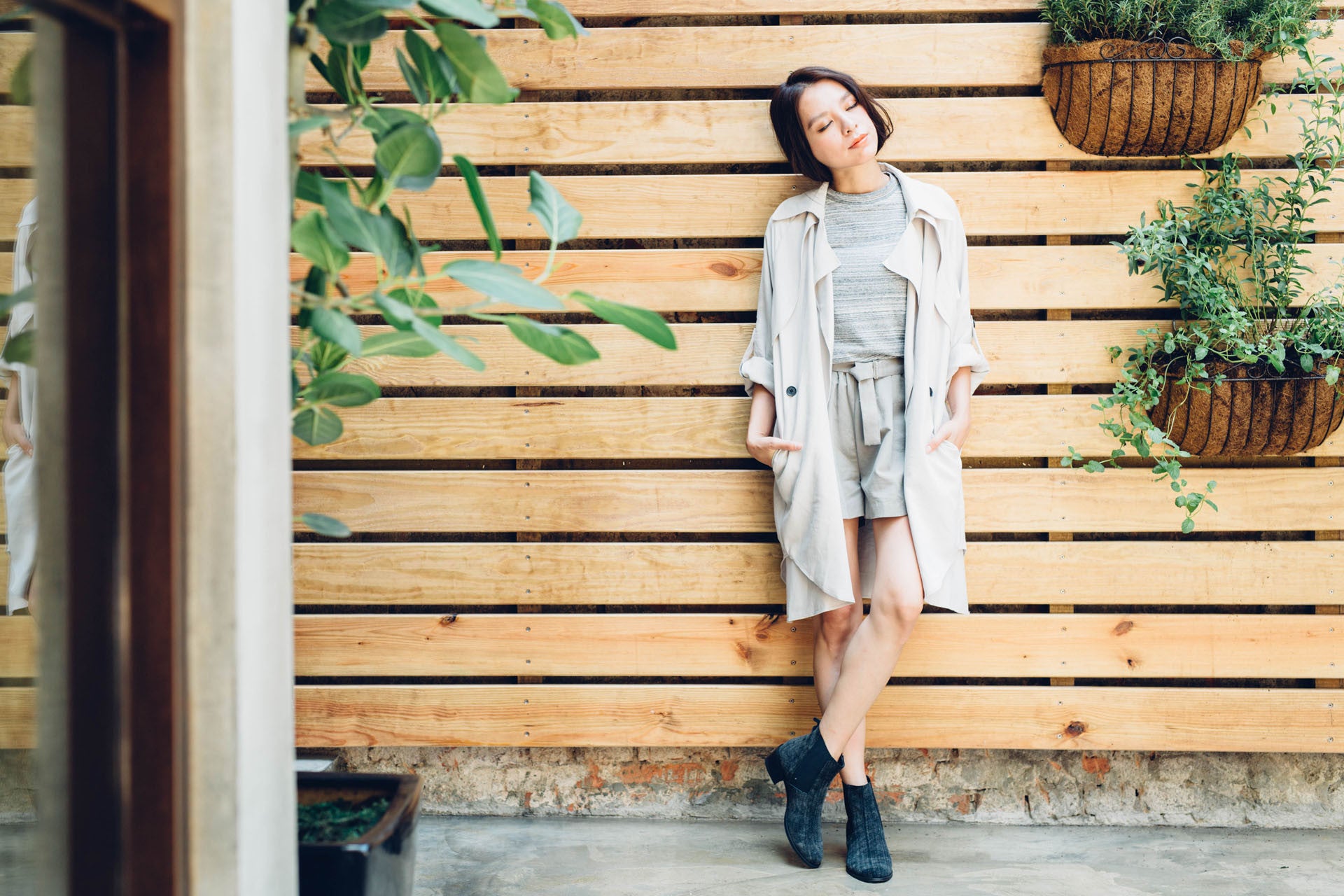 隨性翻領薄風衣(白)