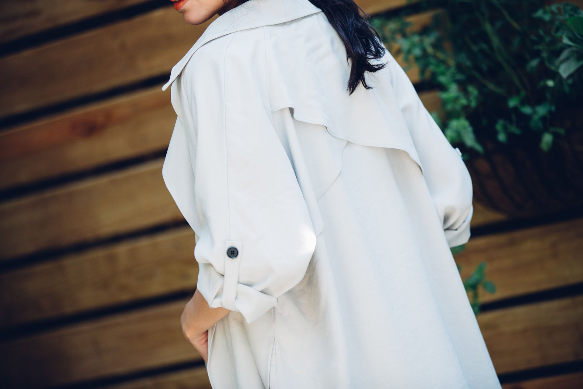 隨性翻領薄風衣(白)