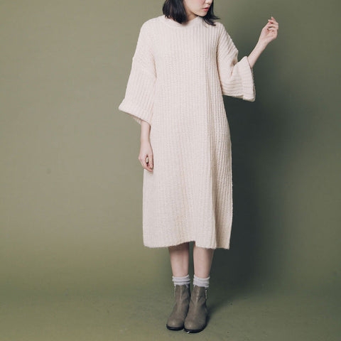 鬆軟寬袖針織連身裙