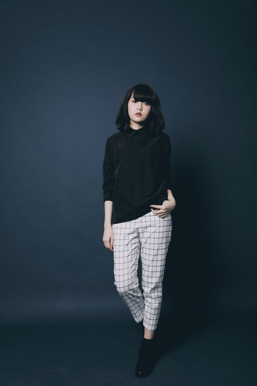 小領子蜜桃絨上衣-黑