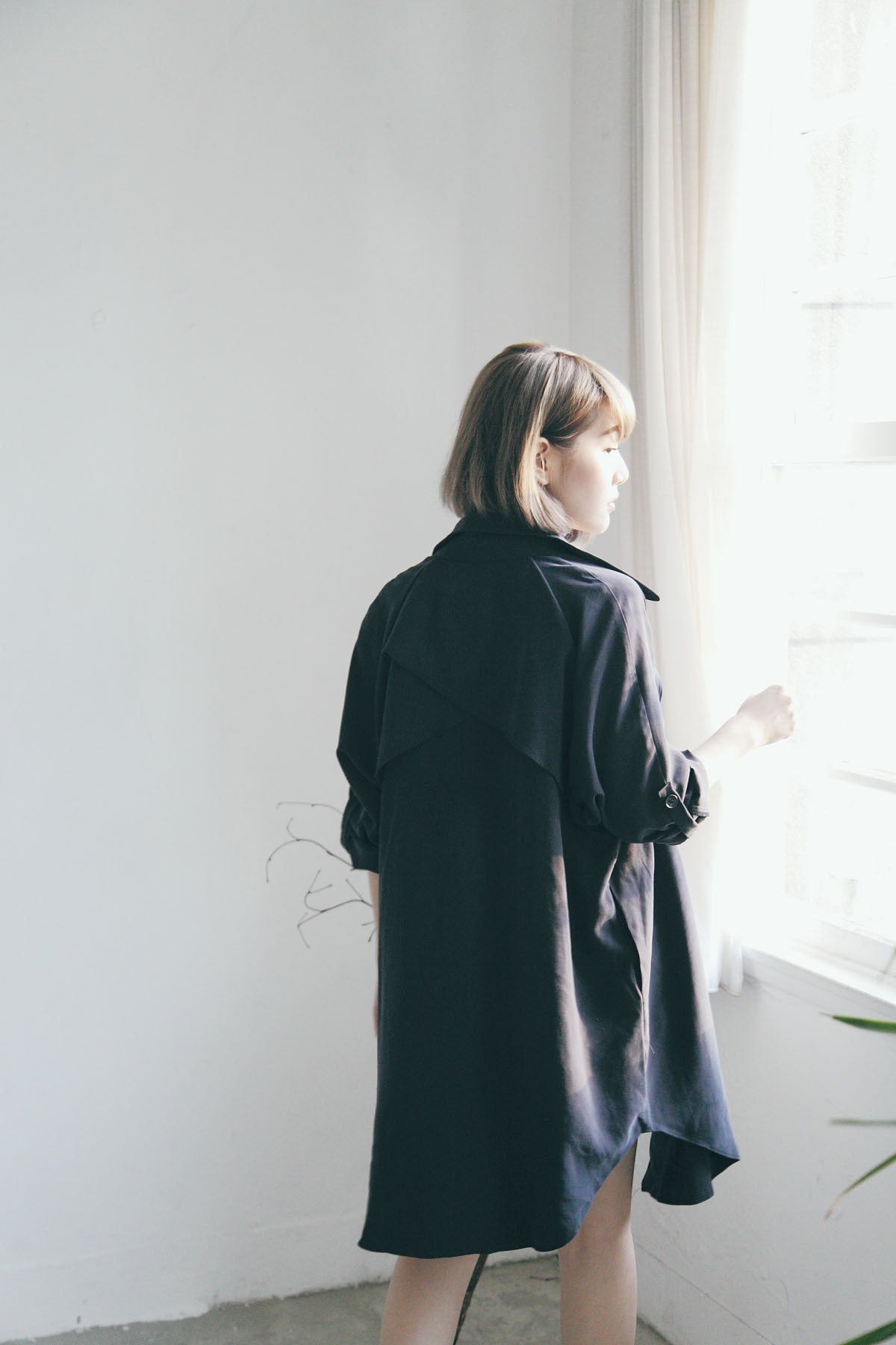 隨性翻領薄風衣(深藍)