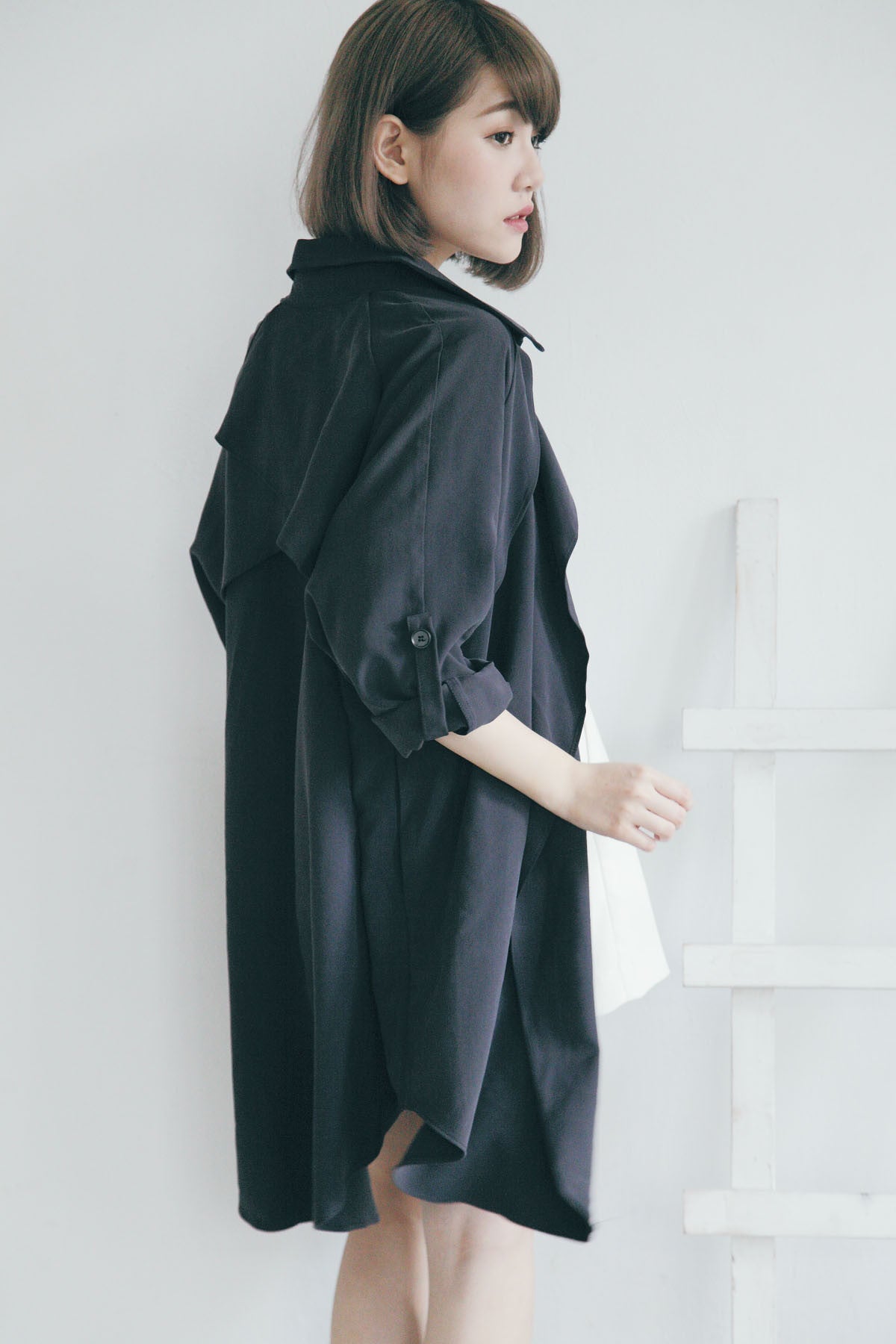 隨性翻領薄風衣(深藍)