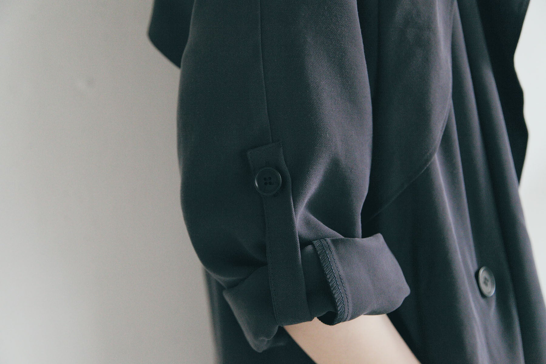 隨性翻領薄風衣(深藍)