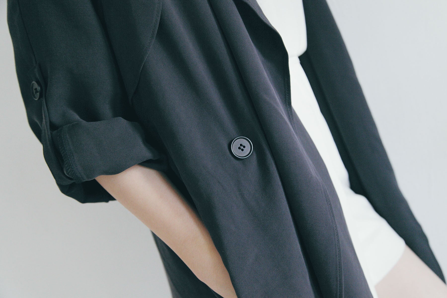 隨性翻領薄風衣(深藍)