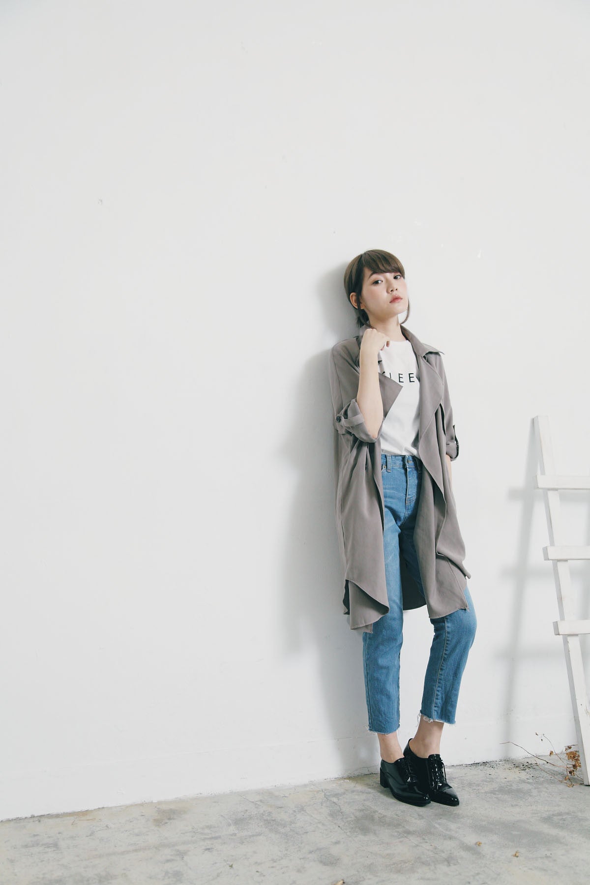 隨性翻領薄風衣(灰)