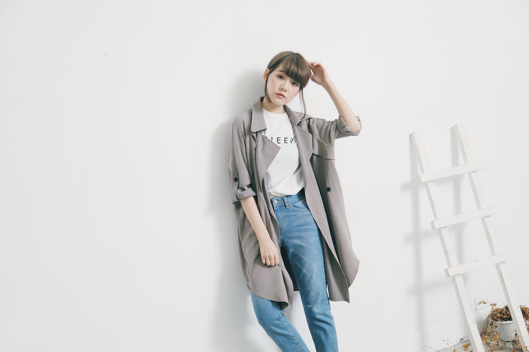 隨性翻領薄風衣(灰)