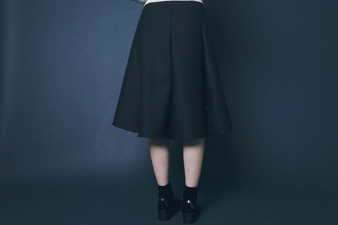 前短後長羊毛圓裙