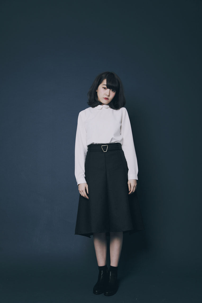 小領子蜜桃絨上衣-黑