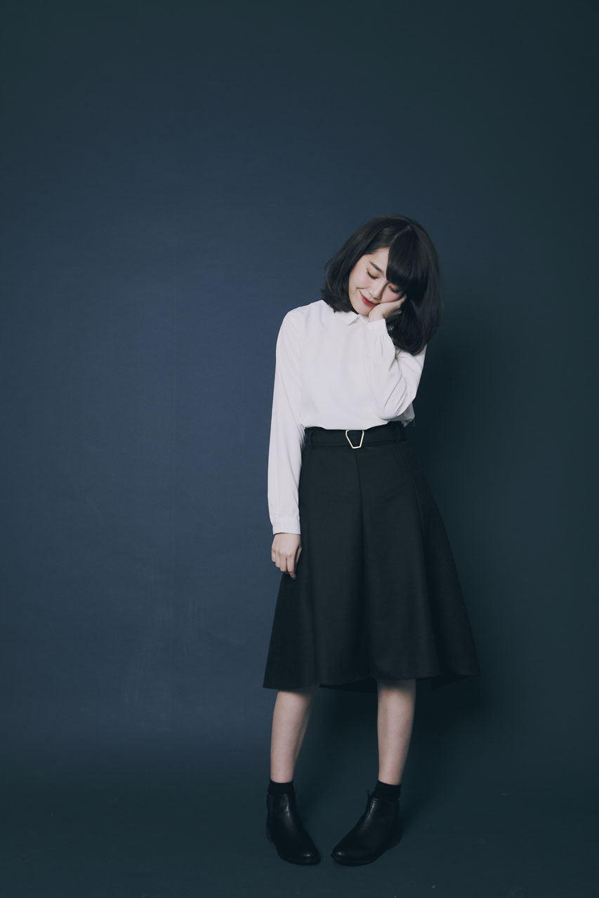 小領子蜜桃絨上衣-黑