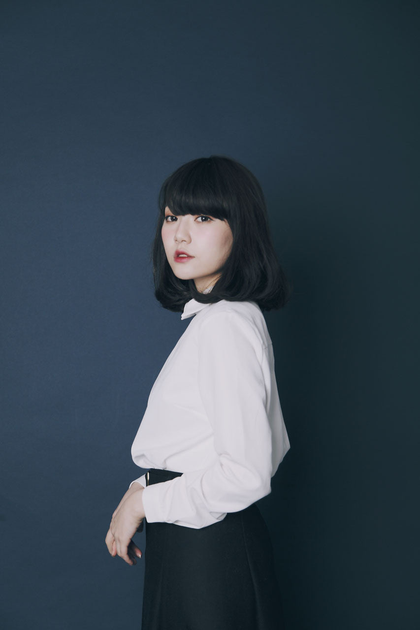 小領子蜜桃絨上衣-黑