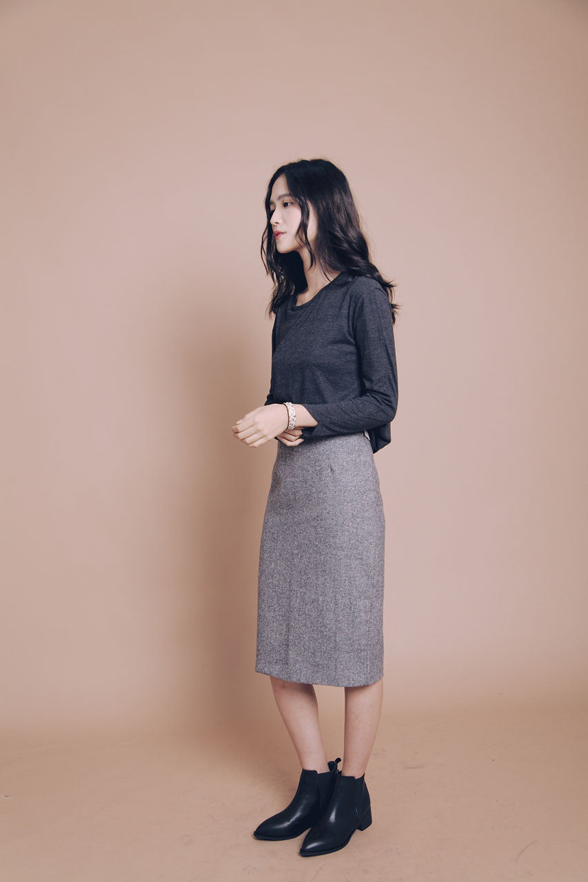 斜角袖口素面上衣