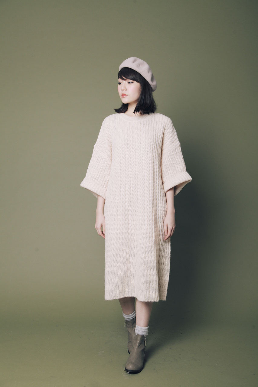 鬆軟寬袖針織連身裙