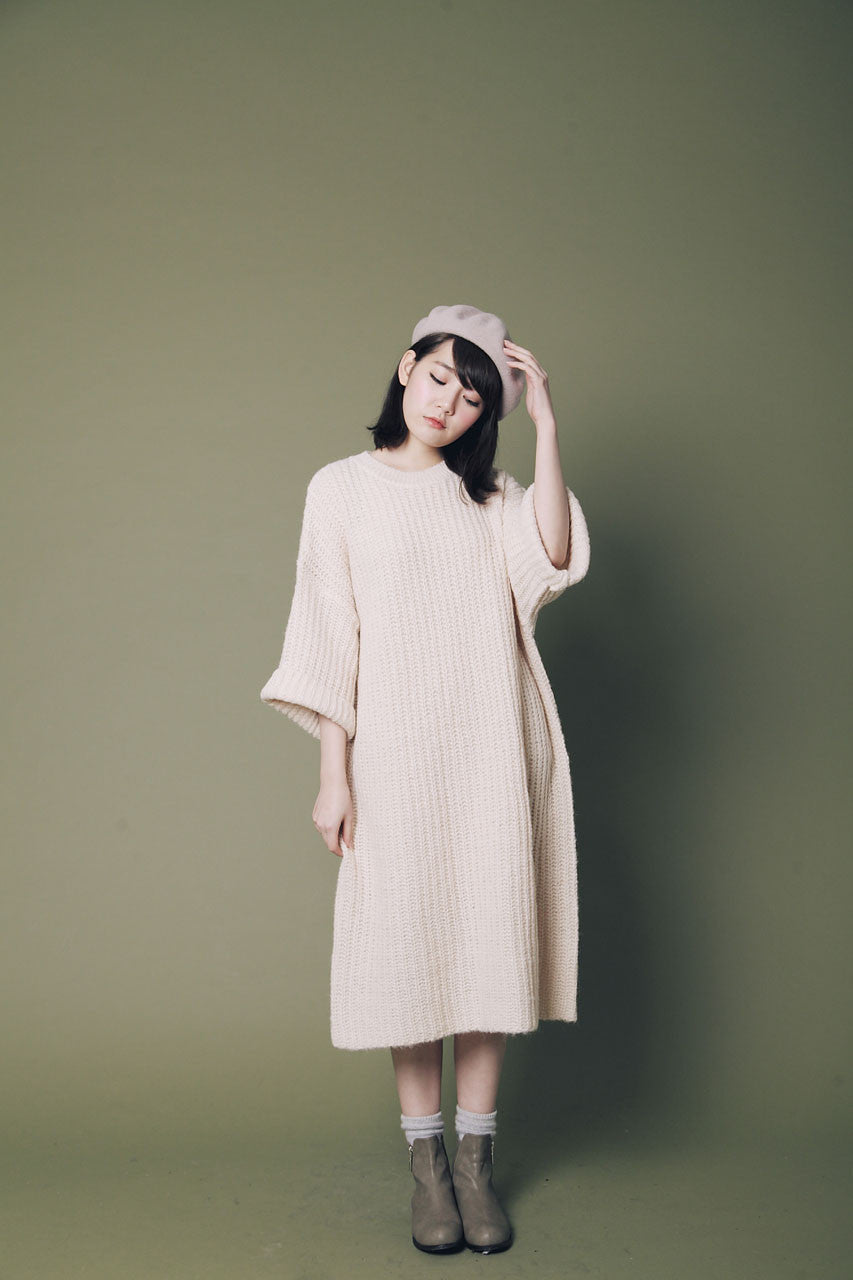 鬆軟寬袖針織連身裙