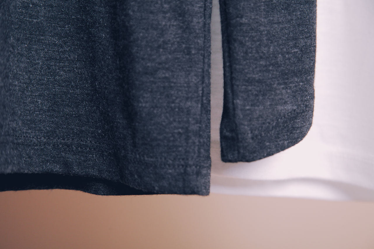 斜角袖口素面上衣