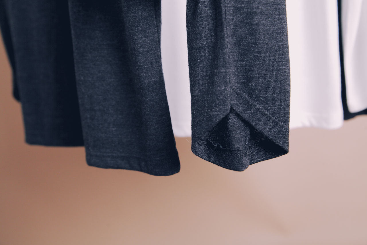 斜角袖口素面上衣