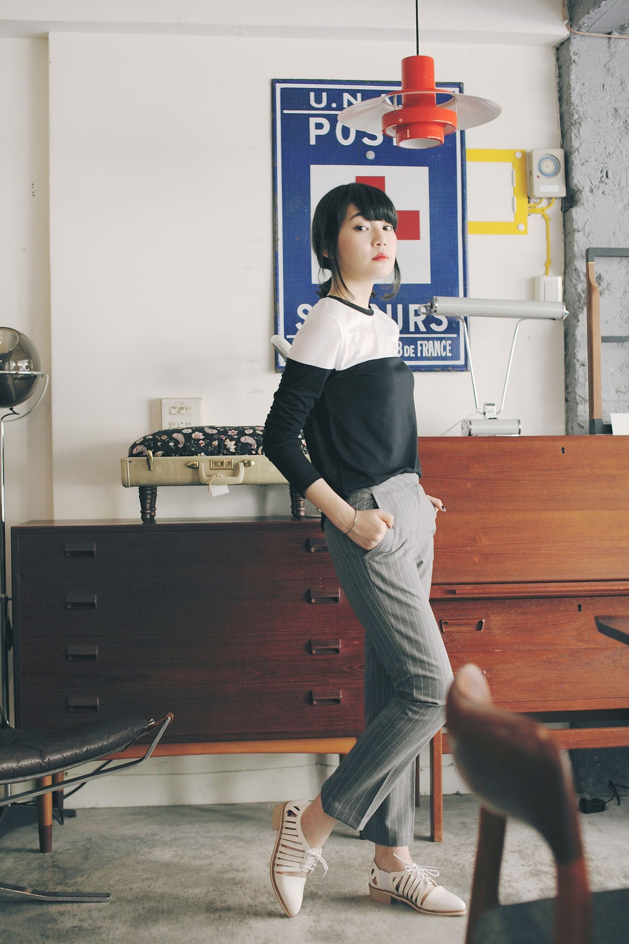 挺版直條開衩長褲