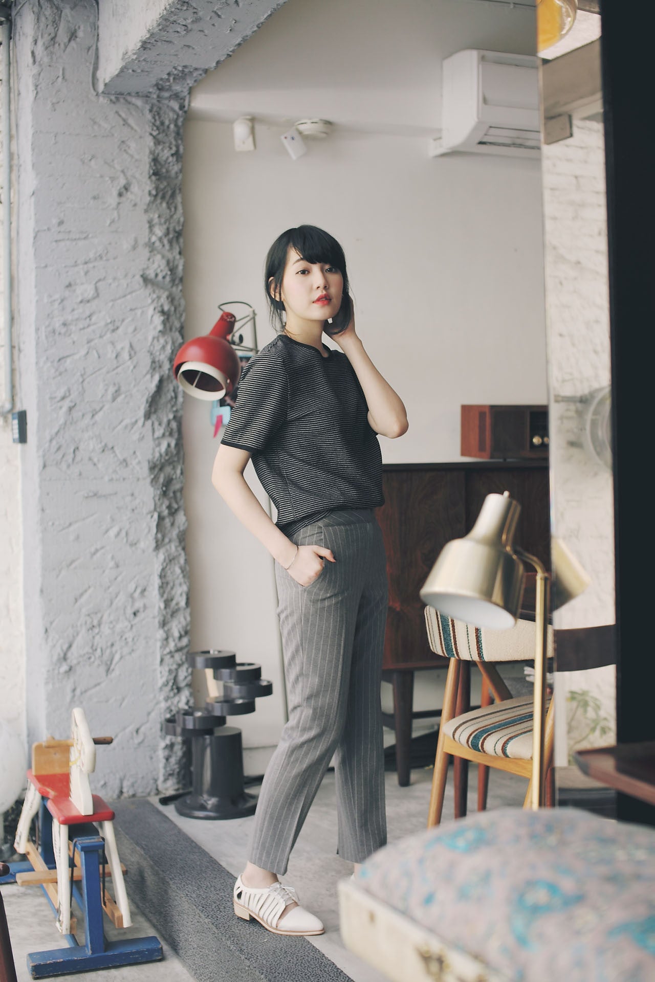 挺版直條開衩長褲