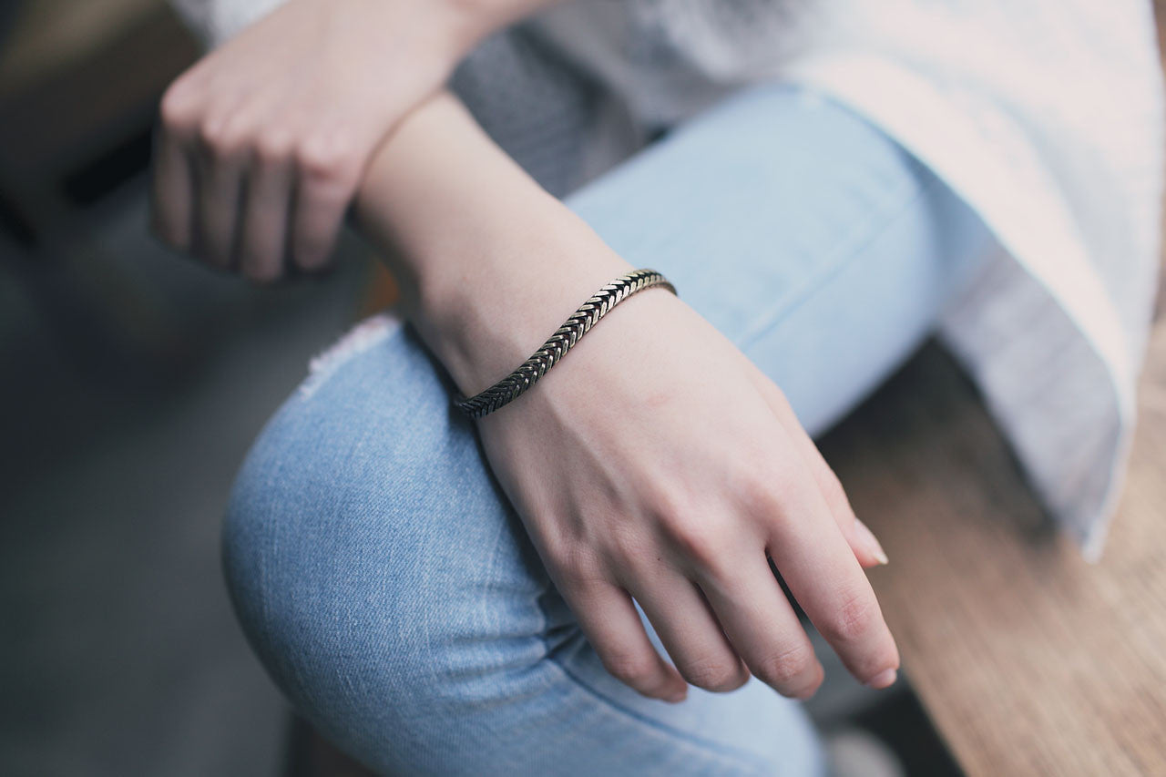 編織仿舊感金屬手鍊