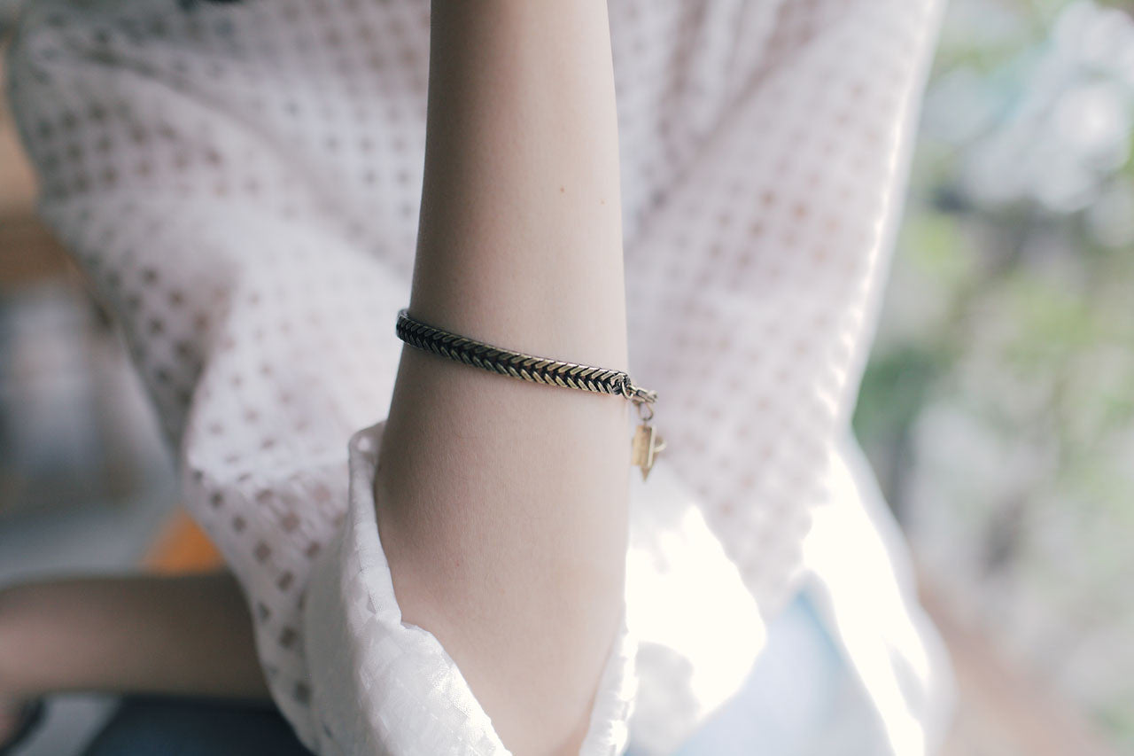 編織仿舊感金屬手鍊
