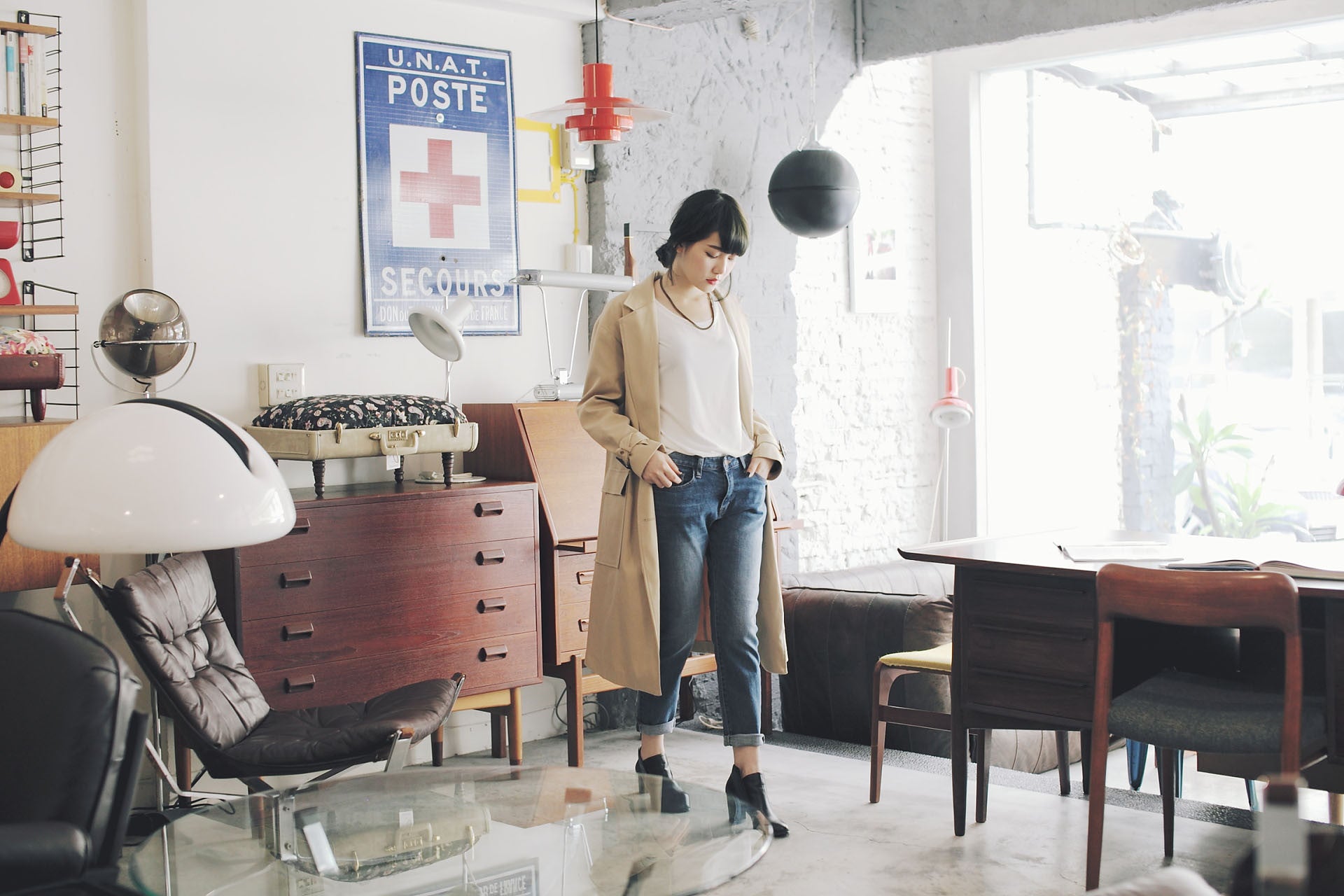 率性長版硬挺風衣