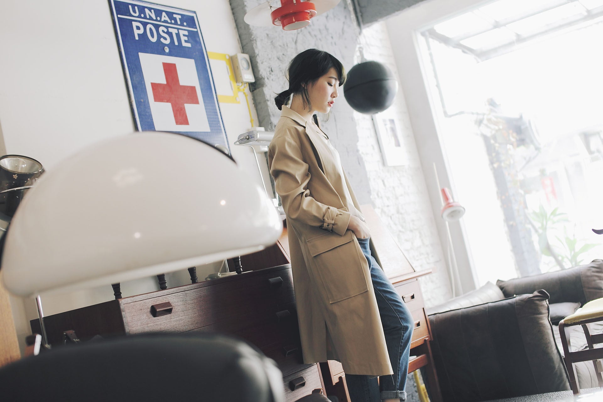 率性長版硬挺風衣