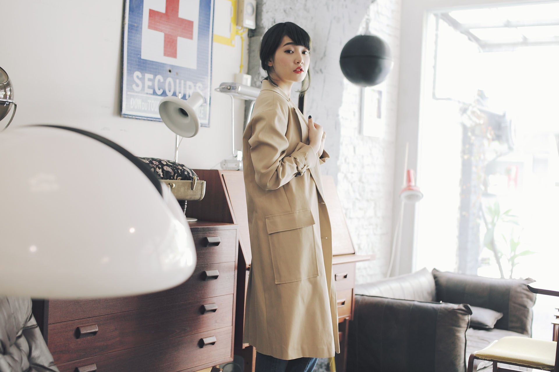 率性長版硬挺風衣