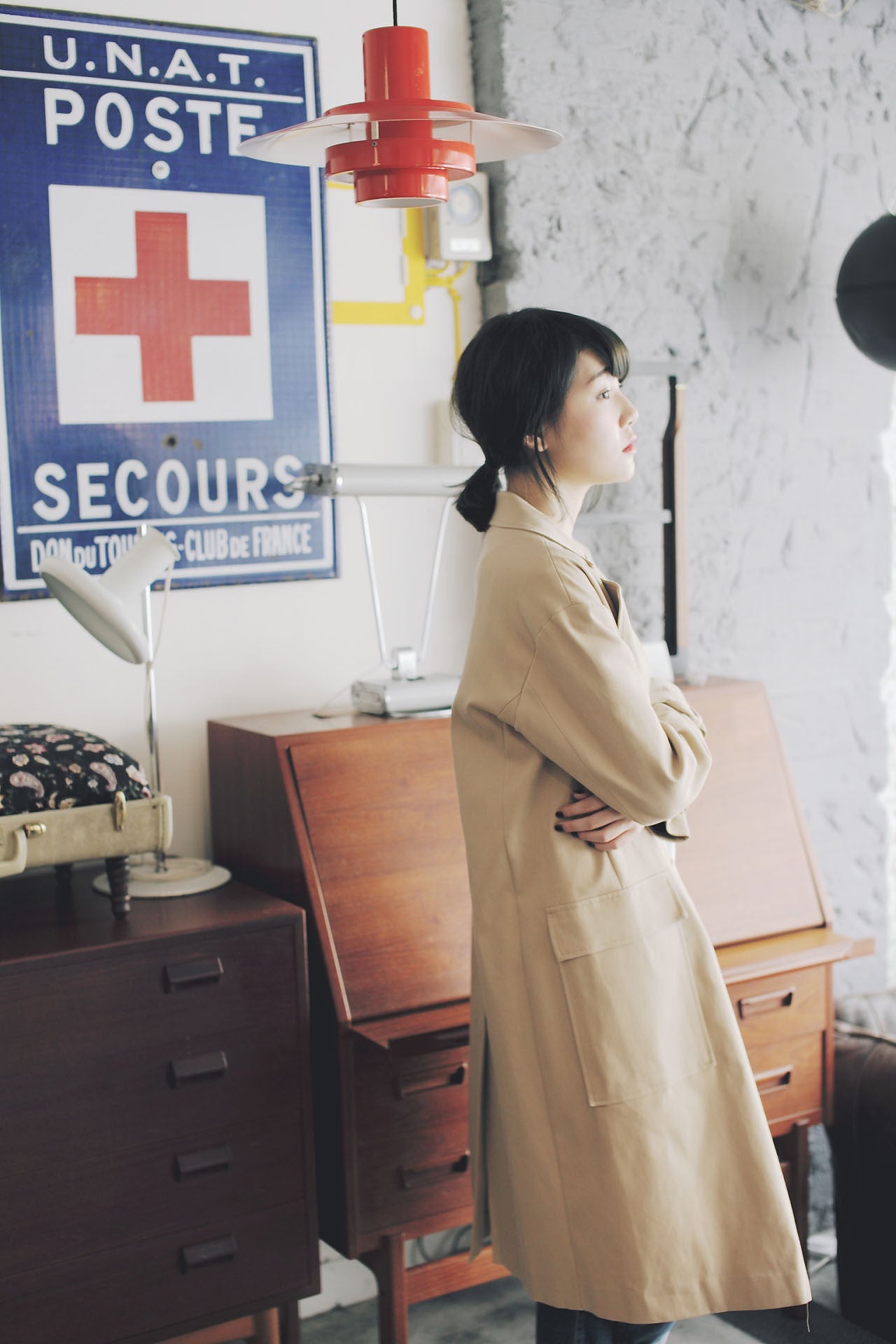 率性長版硬挺風衣