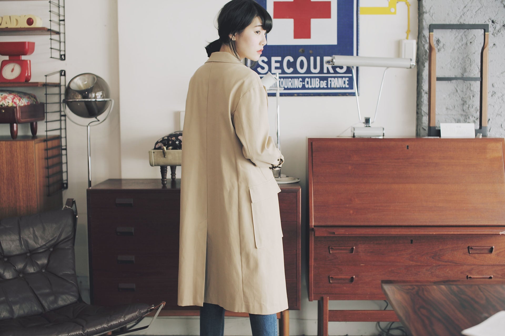 率性長版硬挺風衣