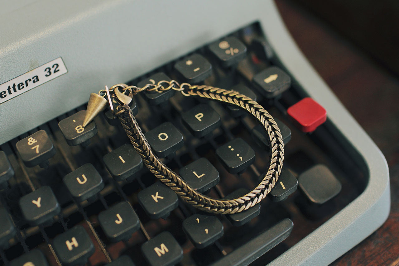 編織仿舊感金屬手鍊