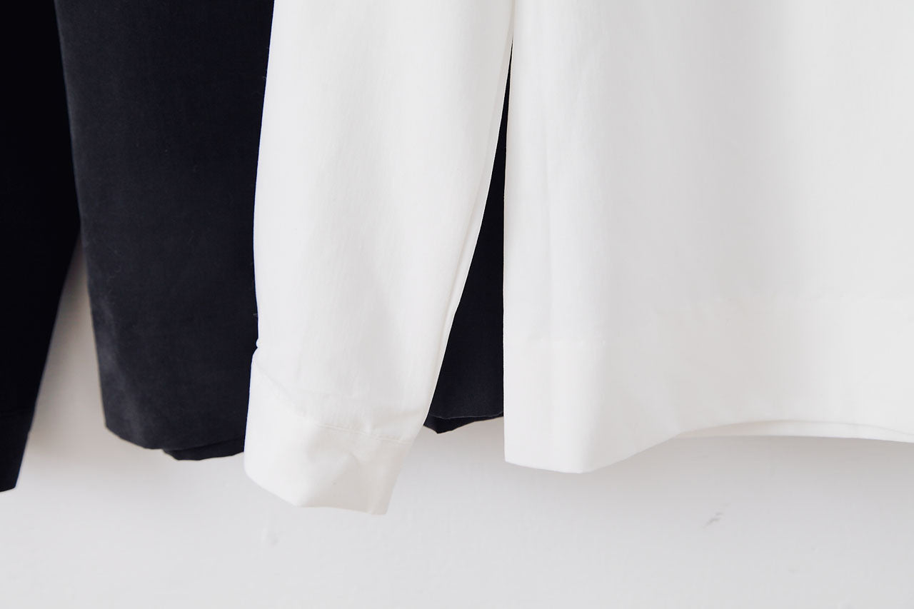 小領子蜜桃絨上衣-黑