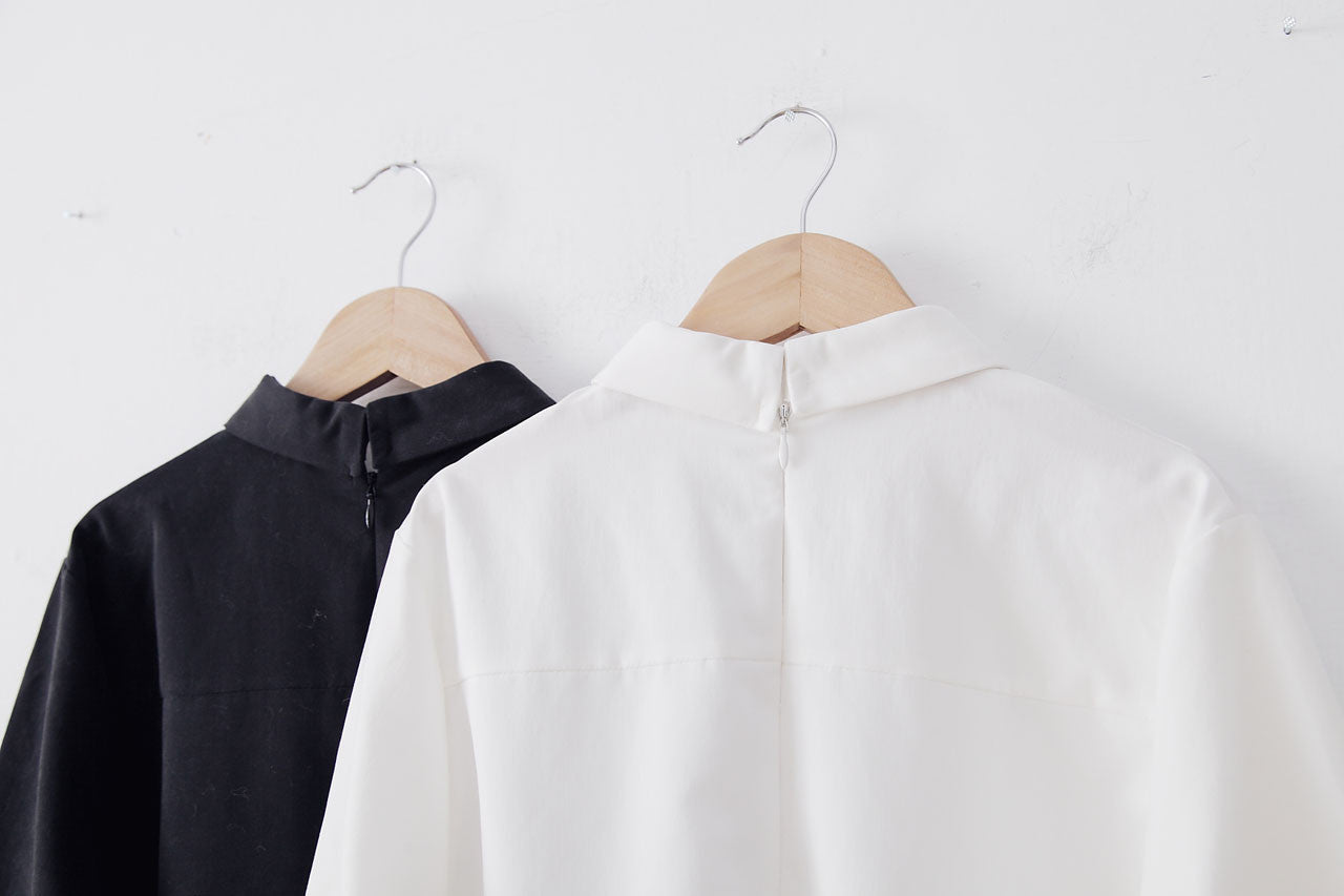 小領子蜜桃絨上衣-黑